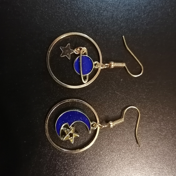 Earth and Moon earrings - Picture 3 of 3